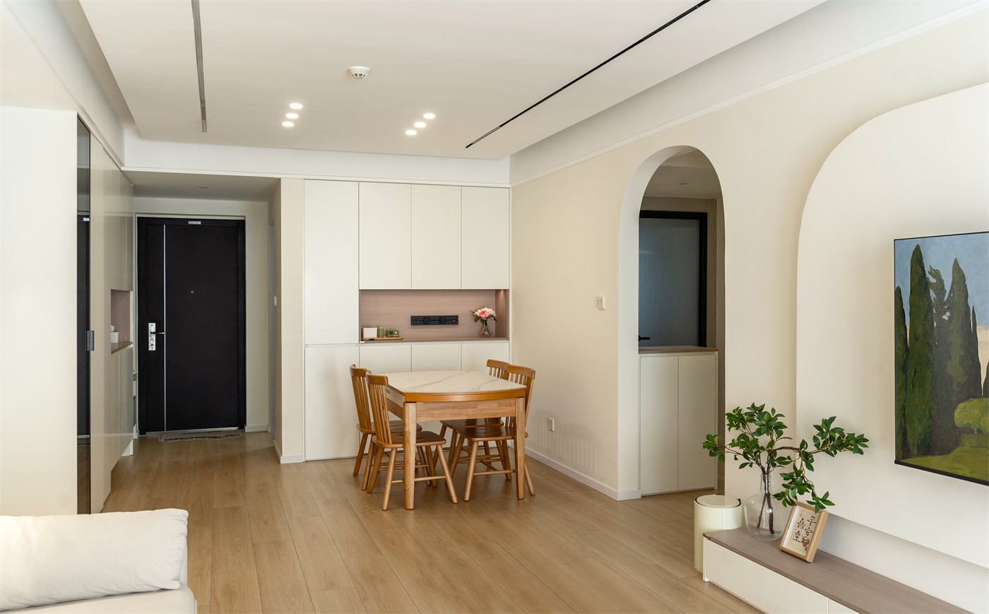 保利領(lǐng)秀廣場75平奶油風餐廳裝修實景圖