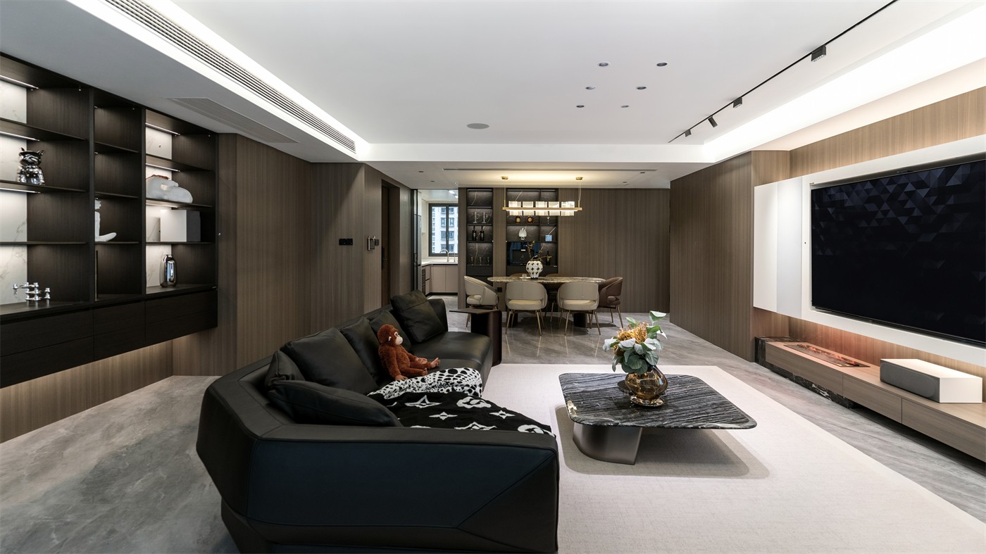 保利冠江墅143平意式輕奢客廳裝修完工實(shí)景圖