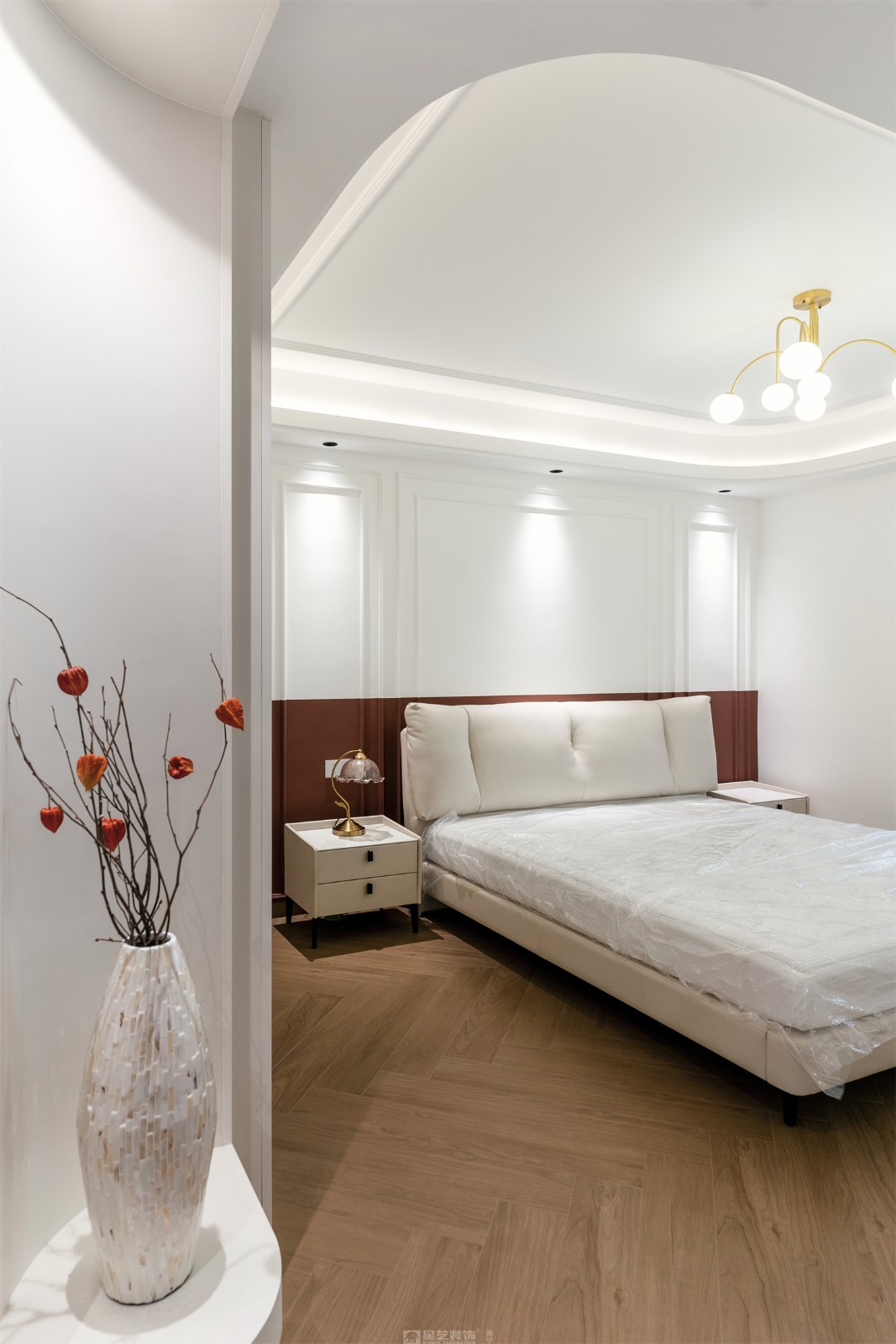 華潤中山府113平法式中古臥室裝修完工實(shí)景圖