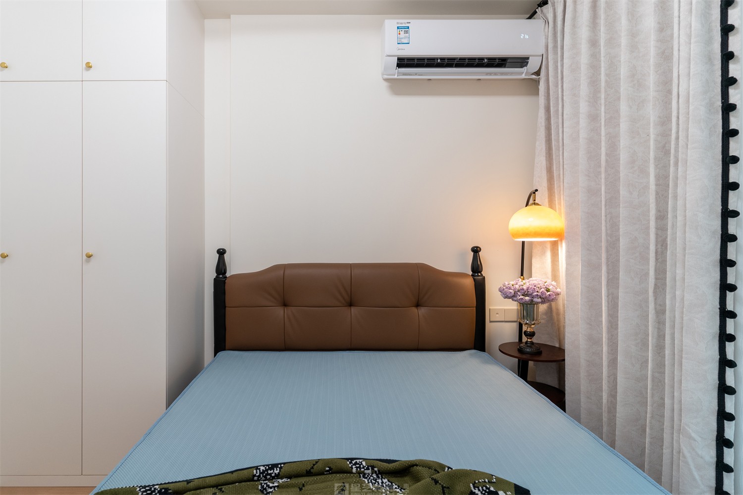 東方尊府118平中古風(fēng)臥室裝修完工實(shí)景圖