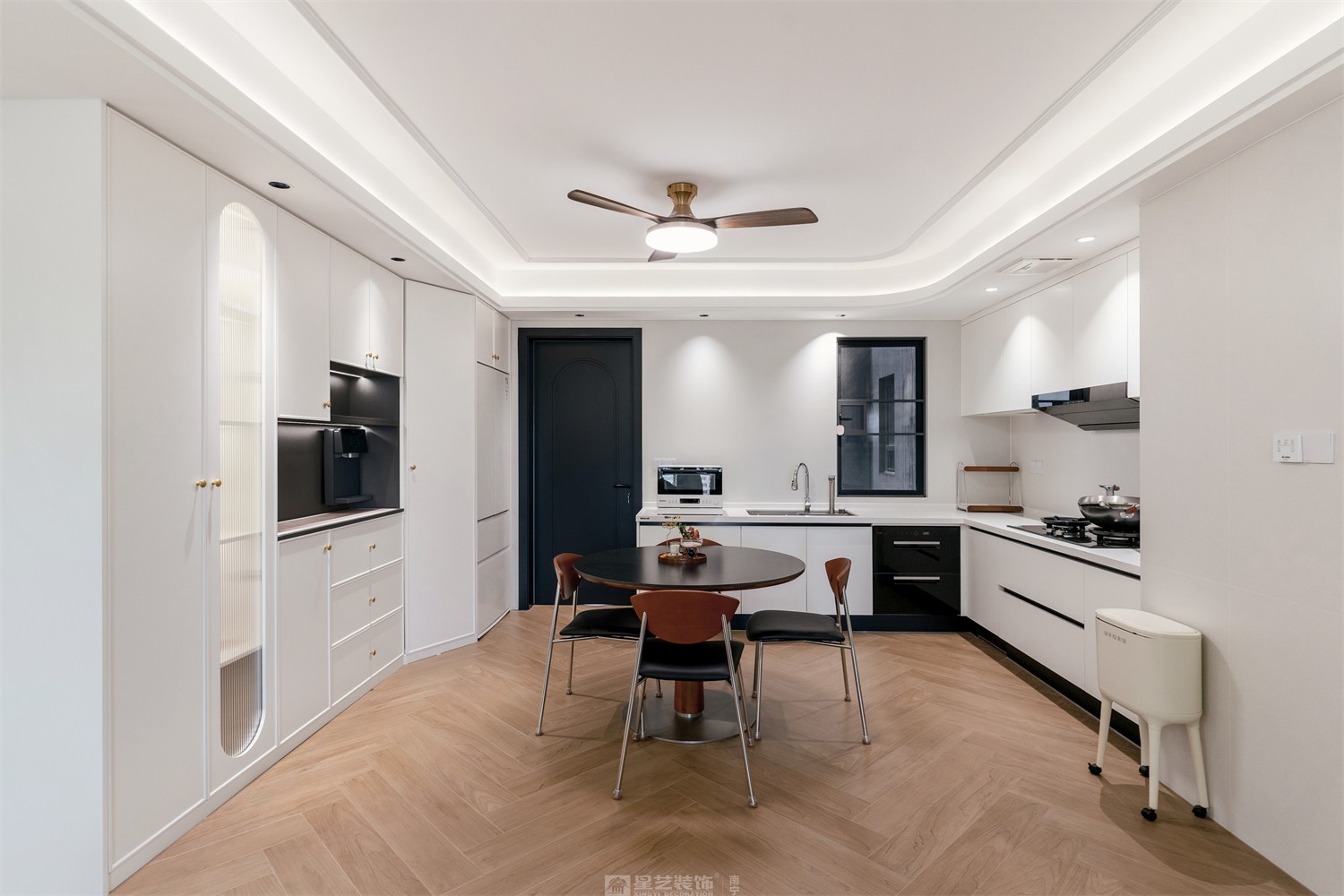 華潤中山府113平法式中古廚房裝修完工實(shí)景圖