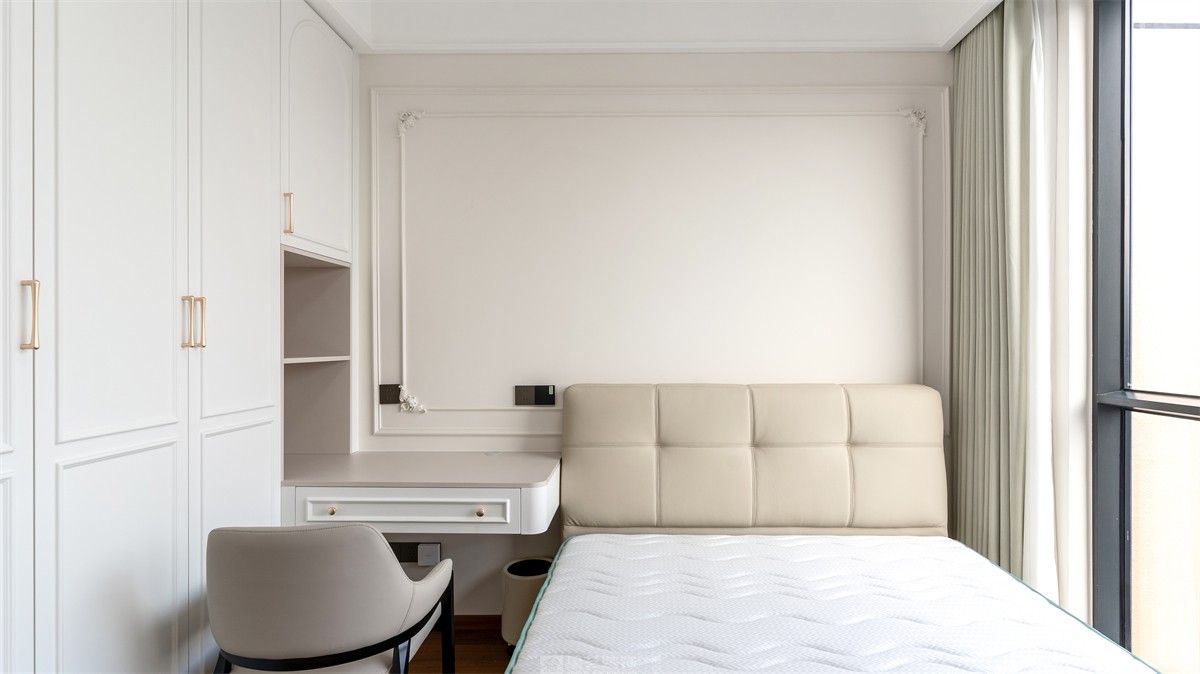 建發(fā)縵云143平法式風格臥室裝修實景圖