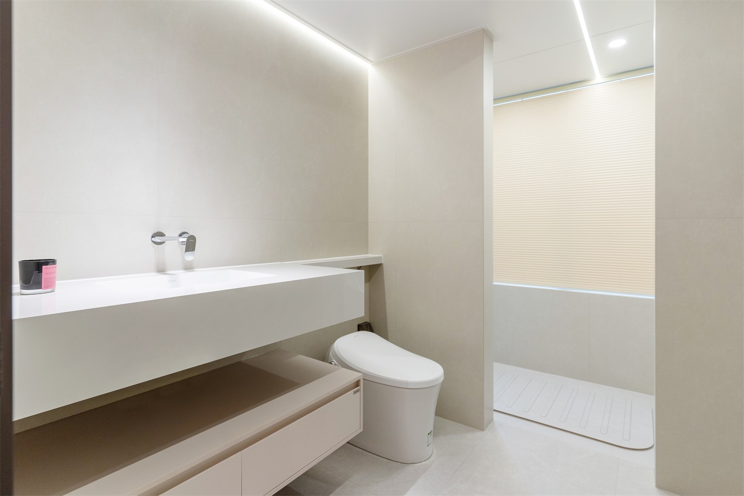 龍光玖瓏湖271平現(xiàn)代風(fēng)格衛(wèi)生間裝修實(shí)景圖