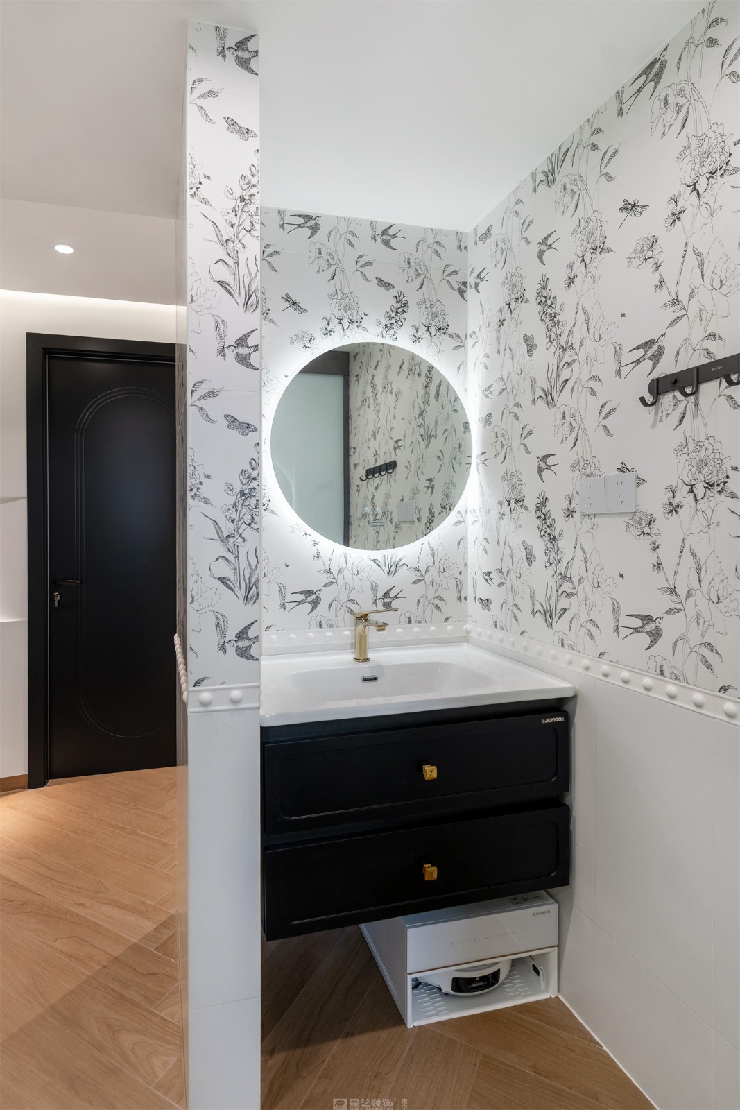 華潤中山府113平法式中古衛(wèi)生間裝修完工實(shí)景圖