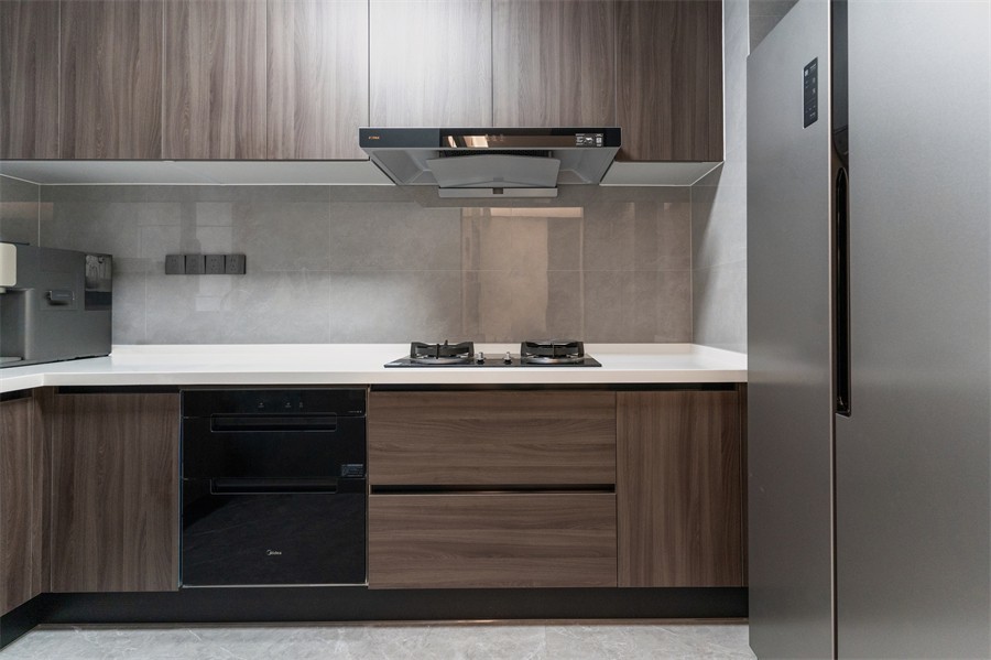 東方尊府117平現(xiàn)代風(fēng)格廚房裝修完工實(shí)景圖