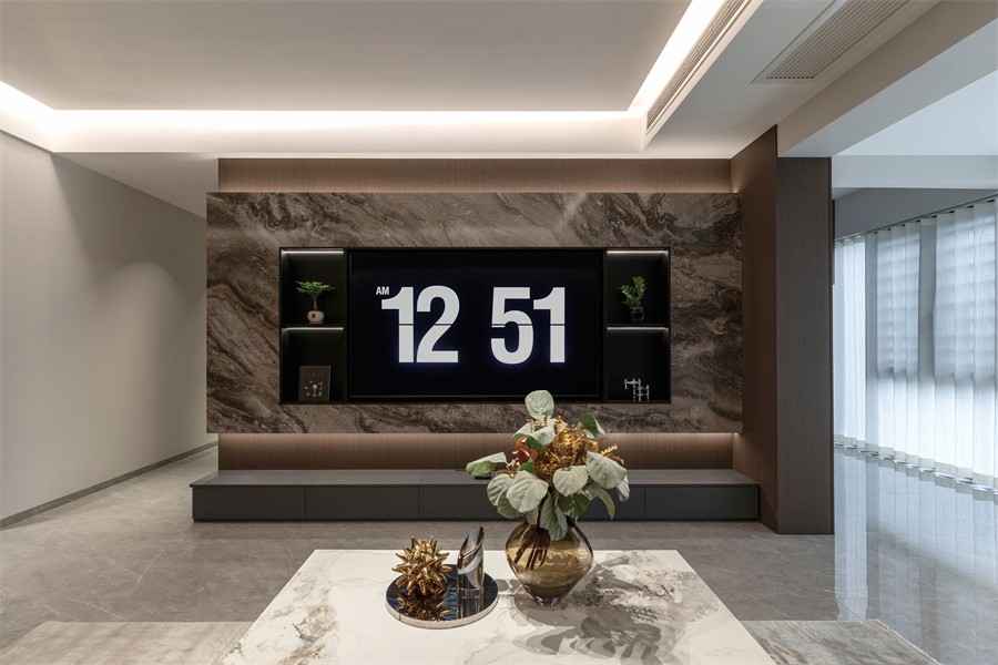 東方尊府117平現(xiàn)代風(fēng)格客廳裝修完工實(shí)景圖